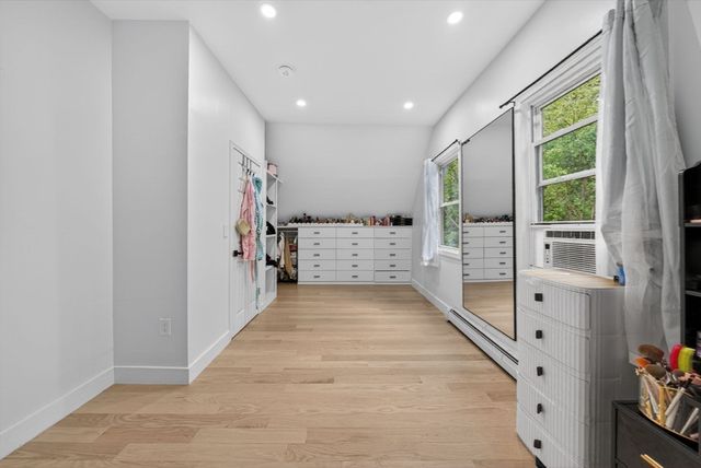52 High St, Hudson, MA 01749