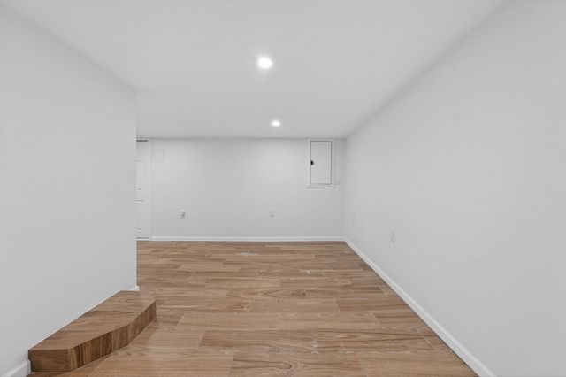 52 High St, Hudson, MA 01749