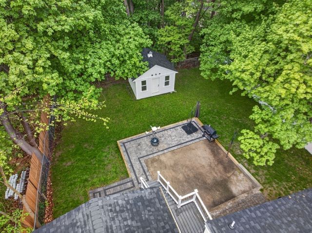 52 High St, Hudson, MA 01749
