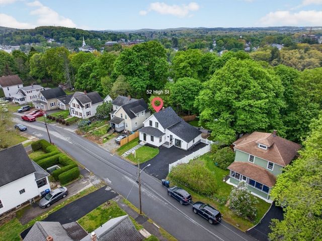 52 High St, Hudson, MA 01749
