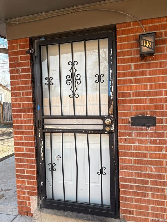 1922 Dallas Street, Aurora, CO 80010