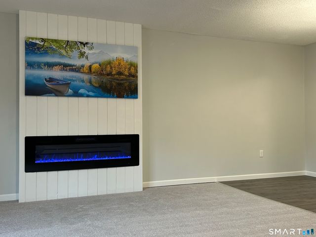 111 Sutton Place 111, Bloomfield, CT 06002