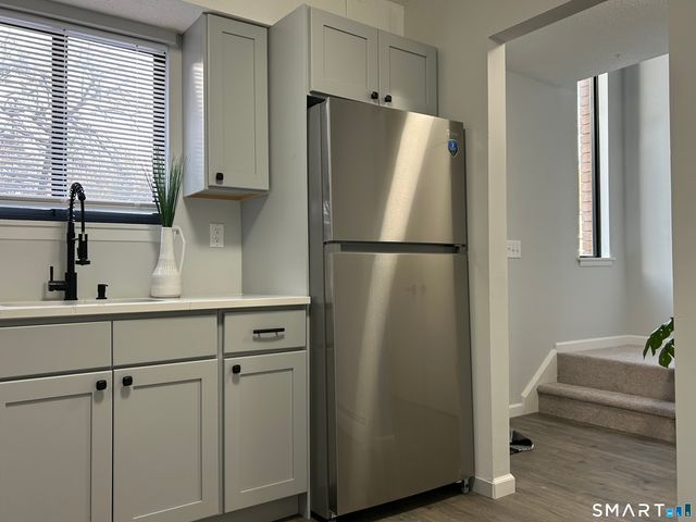 111 Sutton Place 111, Bloomfield, CT 06002