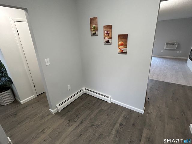 111 Sutton Place 111, Bloomfield, CT 06002