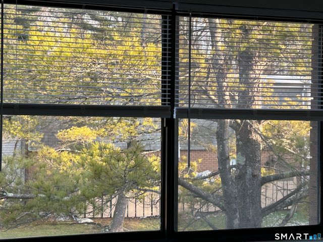 111 Sutton Place 111, Bloomfield, CT 06002