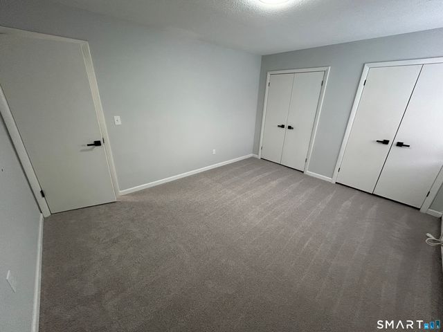 111 Sutton Place 111, Bloomfield, CT 06002