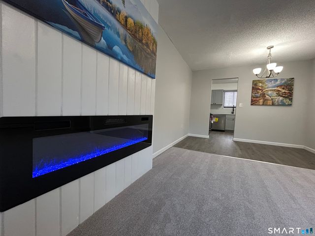 111 Sutton Place 111, Bloomfield, CT 06002