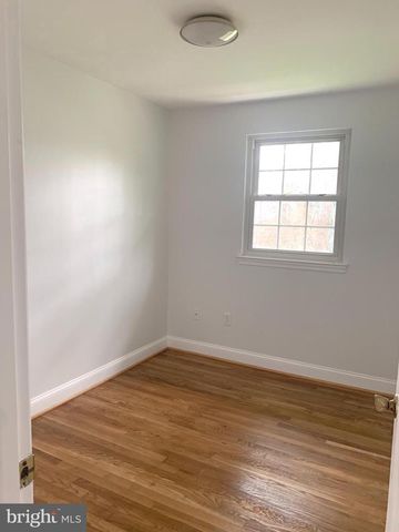 5617 EASTBOURNE DR, Springfield, VA 22151