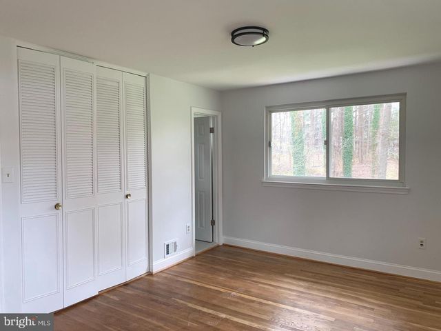 5617 EASTBOURNE DR, Springfield, VA 22151