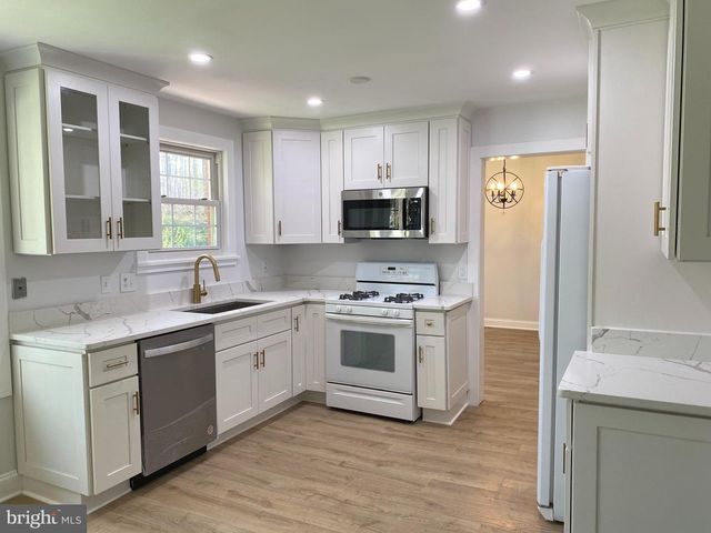 5617 EASTBOURNE DR, Springfield, VA 22151
