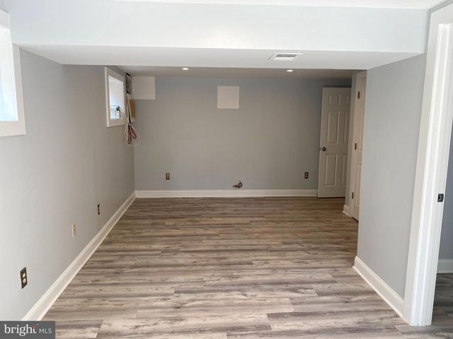 5617 EASTBOURNE DR, Springfield, VA 22151