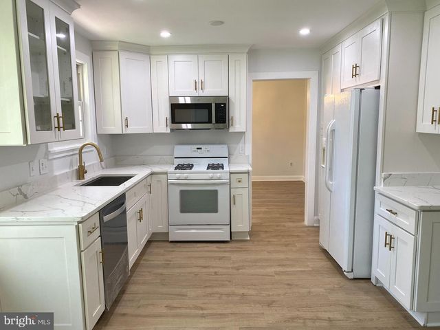 5617 EASTBOURNE DR, Springfield, VA 22151