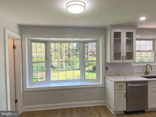 5617 EASTBOURNE DR, Springfield, VA 22151