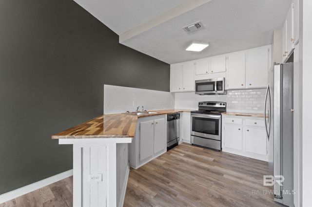 128 W Satsuma Avenue 128, Foley, AL 36535