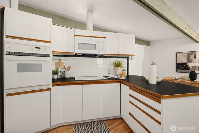 13034 105th Place NE, Kirkland, WA 98034