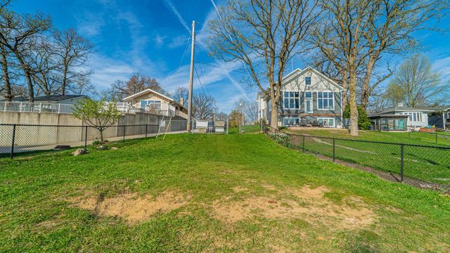 8612 W 139th Place, Cedar Lake, IN 46303