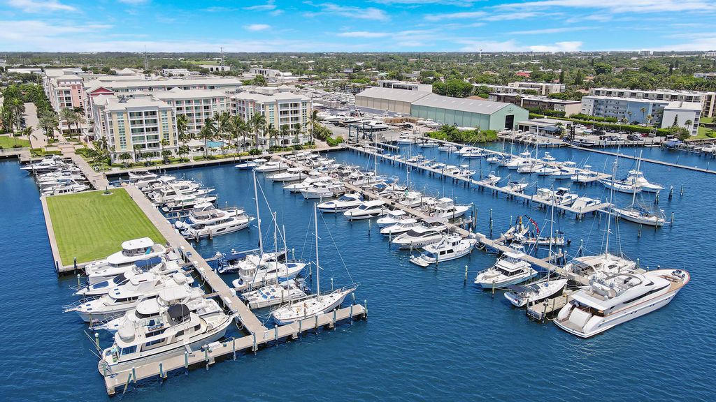 806 E Windward Way 508, Lantana, FL 33462