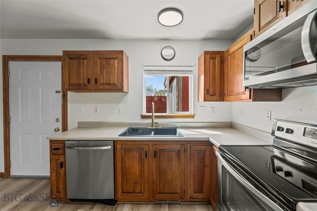 72 W Magnolia Drive, Belgrade, MT 59714