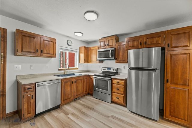 72 W Magnolia Drive, Belgrade, MT 59714