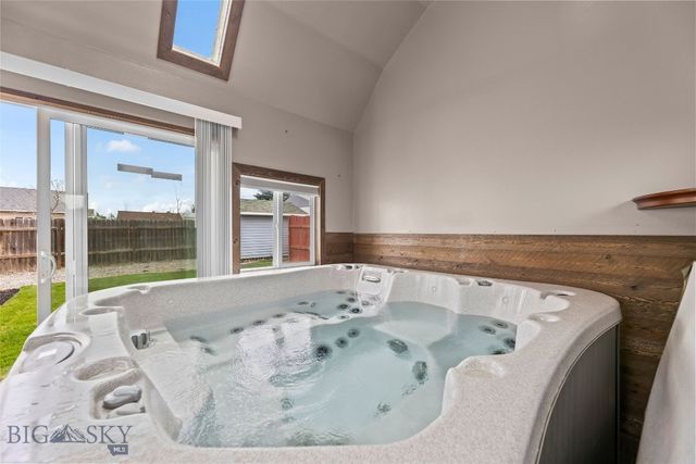 72 W Magnolia Drive, Belgrade, MT 59714