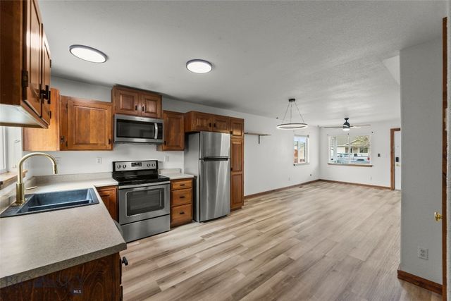 72 W Magnolia Drive, Belgrade, MT 59714