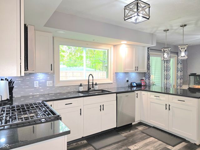 8901 Black Hawk Lane, Indianapolis, IN 46234