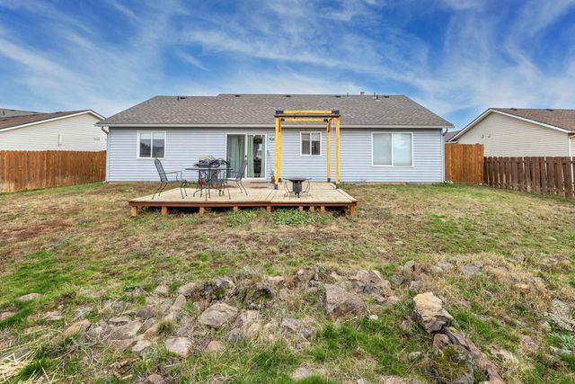 3104 Silverthorn Ln, Cheney, WA 99004