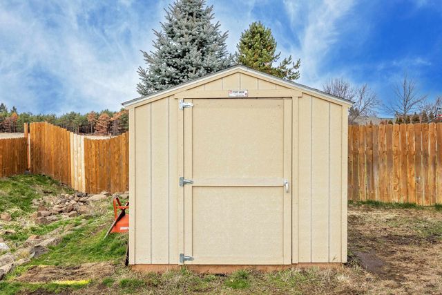 3104 Silverthorn Ln, Cheney, WA 99004