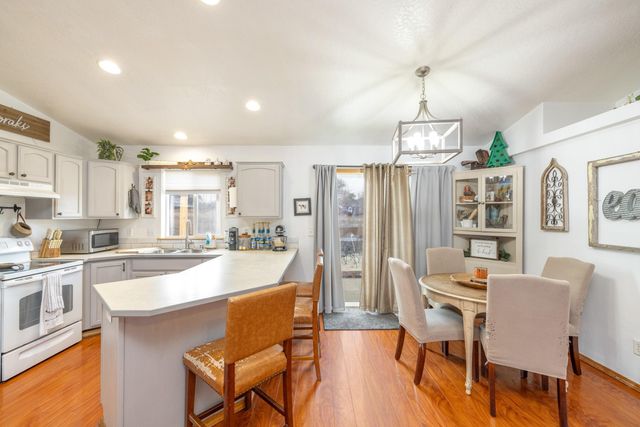 3104 Silverthorn Ln, Cheney, WA 99004