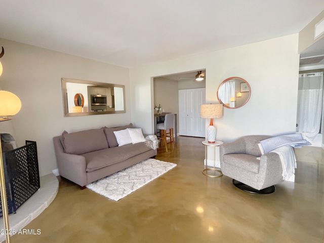8058 E Oak Street, Scottsdale, AZ 85257