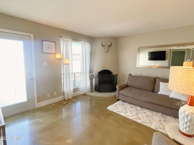 8058 E Oak Street, Scottsdale, AZ 85257