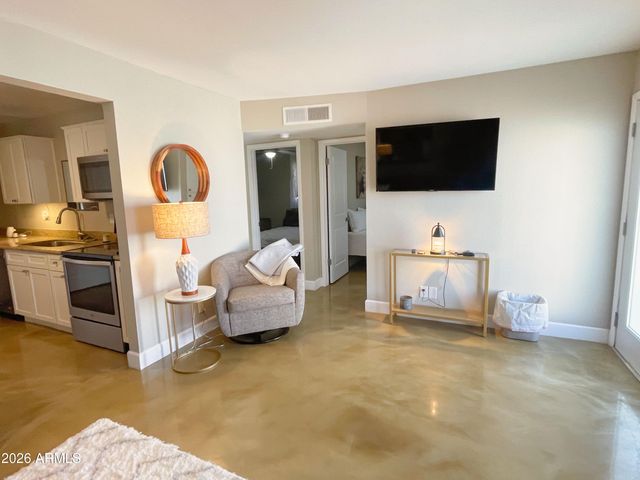 8058 E Oak Street, Scottsdale, AZ 85257