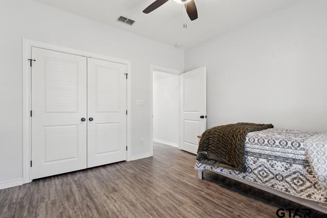 19379 Cedarpark Pl, Lindale, TX 75771