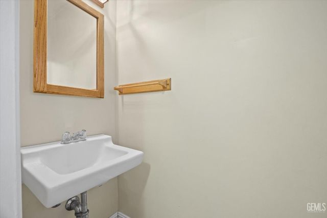 2807 Scott Place, Bakersfield, CA 93306