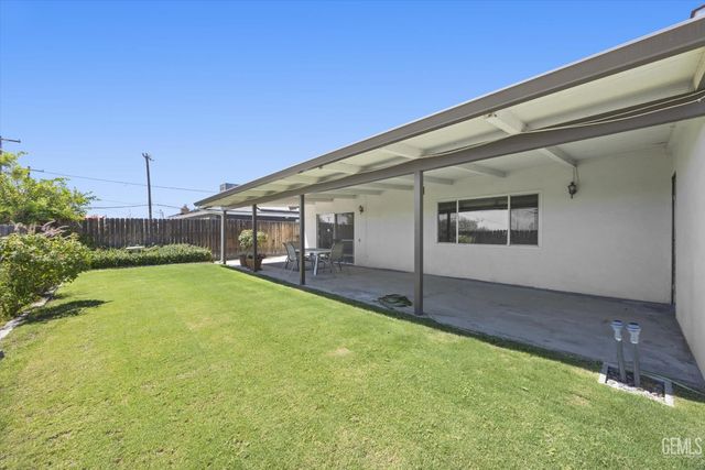 2807 Scott Place, Bakersfield, CA 93306