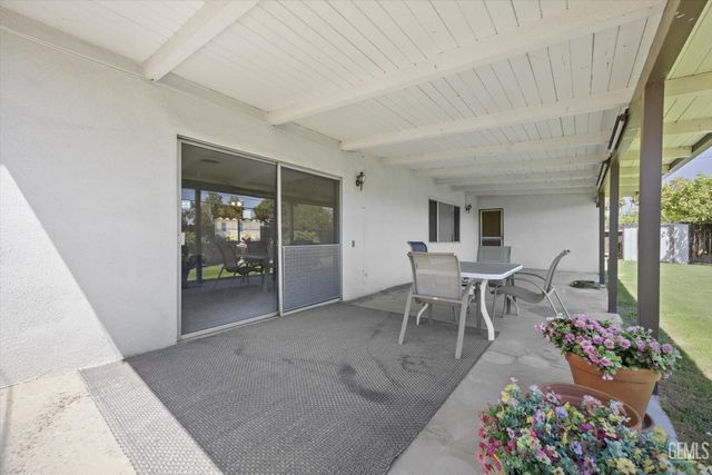 2807 Scott Place, Bakersfield, CA 93306