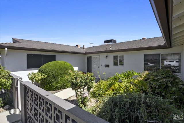 2807 Scott Place, Bakersfield, CA 93306
