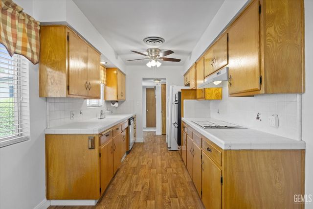2807 Scott Place, Bakersfield, CA 93306