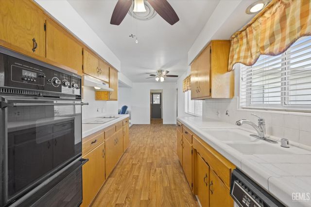 2807 Scott Place, Bakersfield, CA 93306