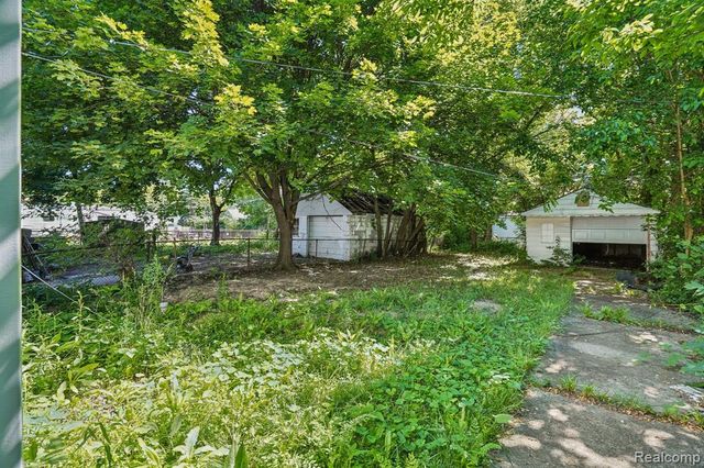 6526 Heyden Street, Detroit, MI 48228