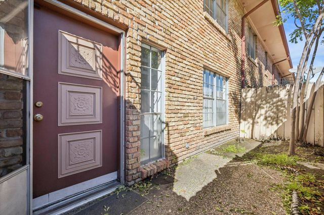 7600 Burgoyne Road 143, Houston, TX 77063
