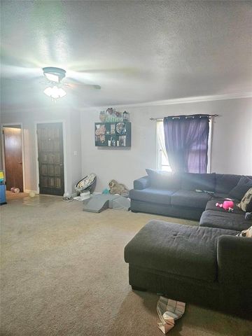 921 E Walnut Street, Altus, OK 73521