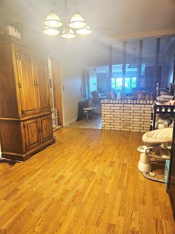 921 E Walnut Street, Altus, OK 73521