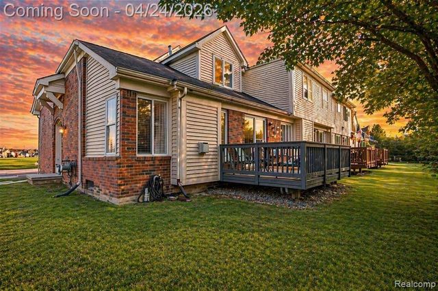 150 Legacy Park Circle, Dearborn Heights, MI 48127
