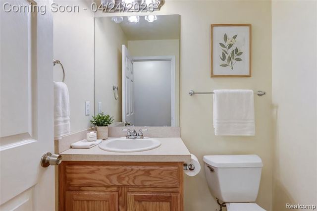 150 Legacy Park Circle, Dearborn Heights, MI 48127