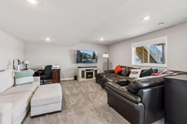 674 151st Lane NW, Andover, MN 55304