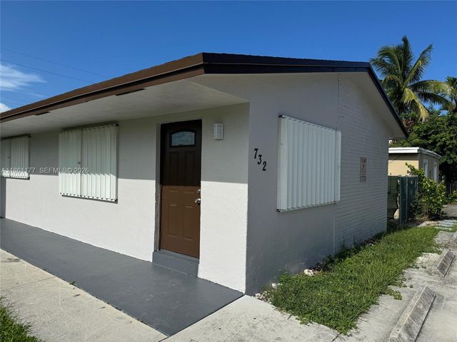732 SW 6th Street 732, Dania Beach, FL 33004