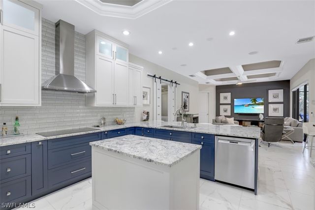 7323 Acorn WAY, Naples, FL 34119