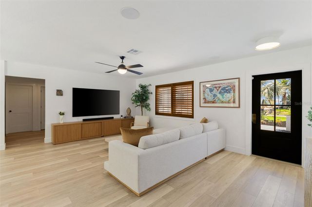 4618 BAYSHORE BOULEVARD NE, St Petersburg, FL 33703