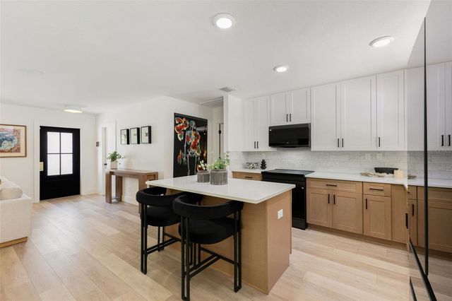 4618 BAYSHORE BOULEVARD NE, St Petersburg, FL 33703